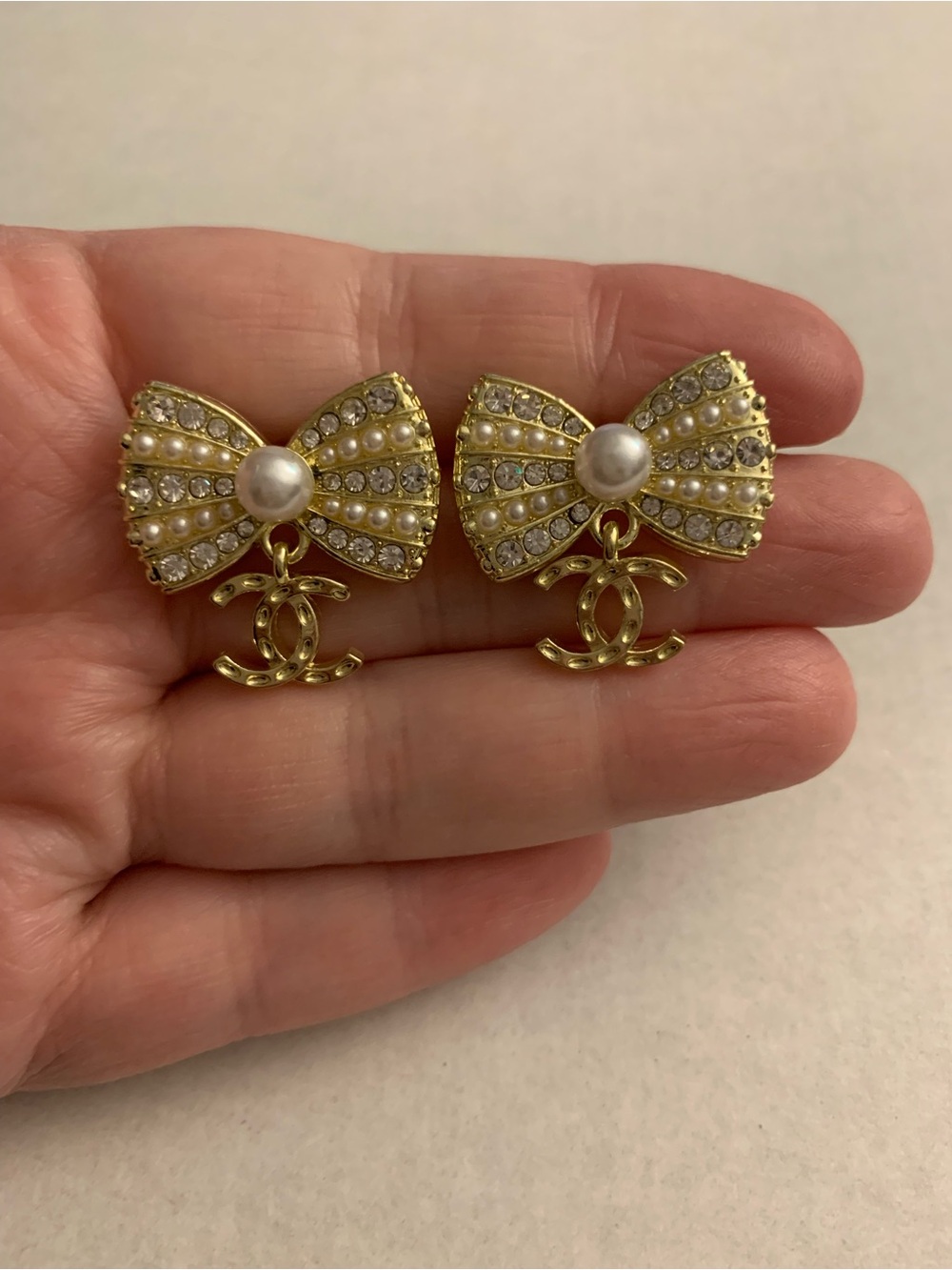 Fashion Jewelry Gold Bow Drop Earrings with Pearl and Crystal Accents